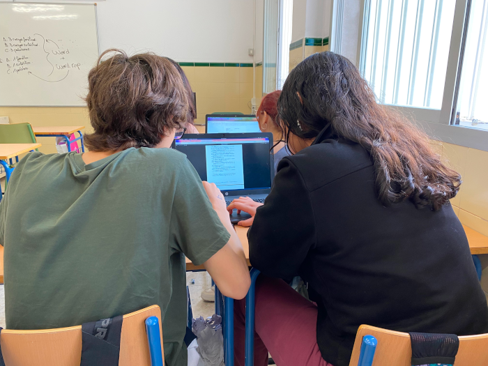 Imagen de ¿Cómo nos vemos? ¿Cómo nos ven? en el IES Las Lagunas: Una Experiencia Educativa con Alumnado de 4º de la ESO