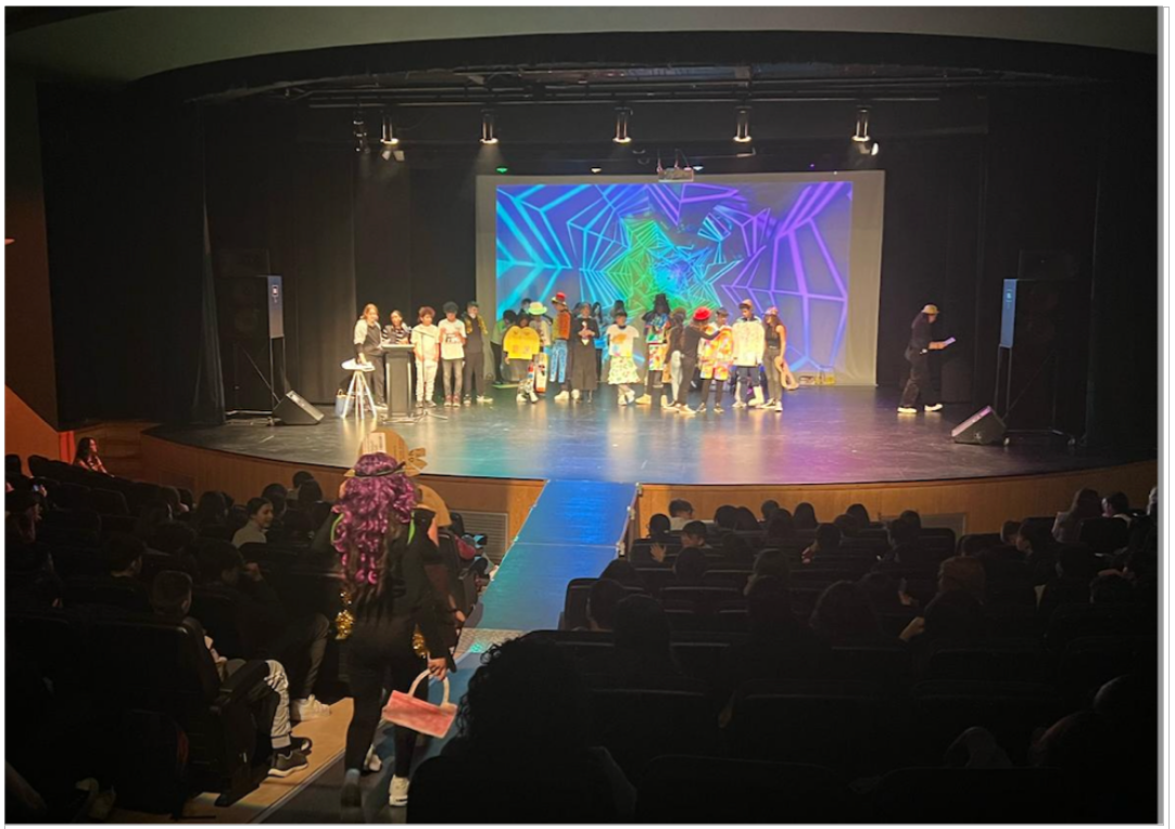 Imagen de FASHION SHOW CARNAVAL a partir de «The world was created for all beings» del Proyecto EDIA